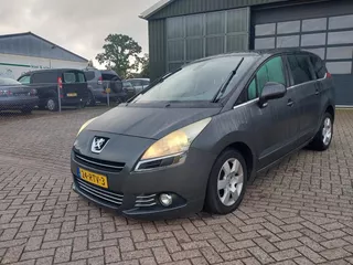 Peugeot 5008 1.6 THP ST 7p. !! 7 - PERSOONS + GOED LEZEN !!